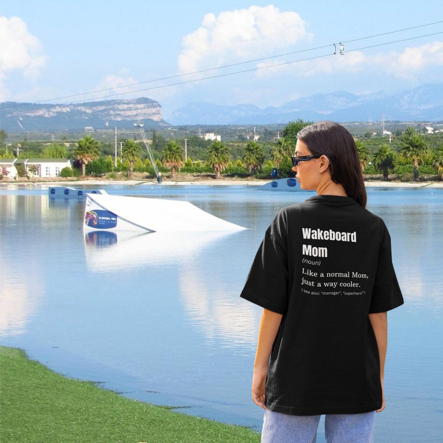 Premium "Wakeboard Mom" T-Shirt