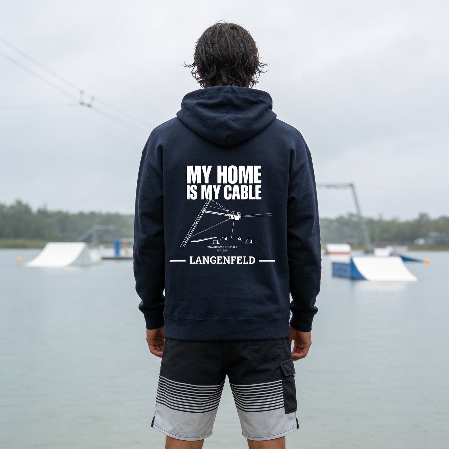 Produktfoto an einem Model vom Hoodie My Home Is My Cable